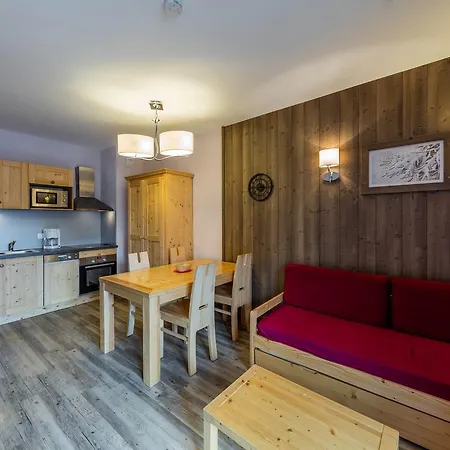 Lägenhetshotell Noemys Deneb 4*
